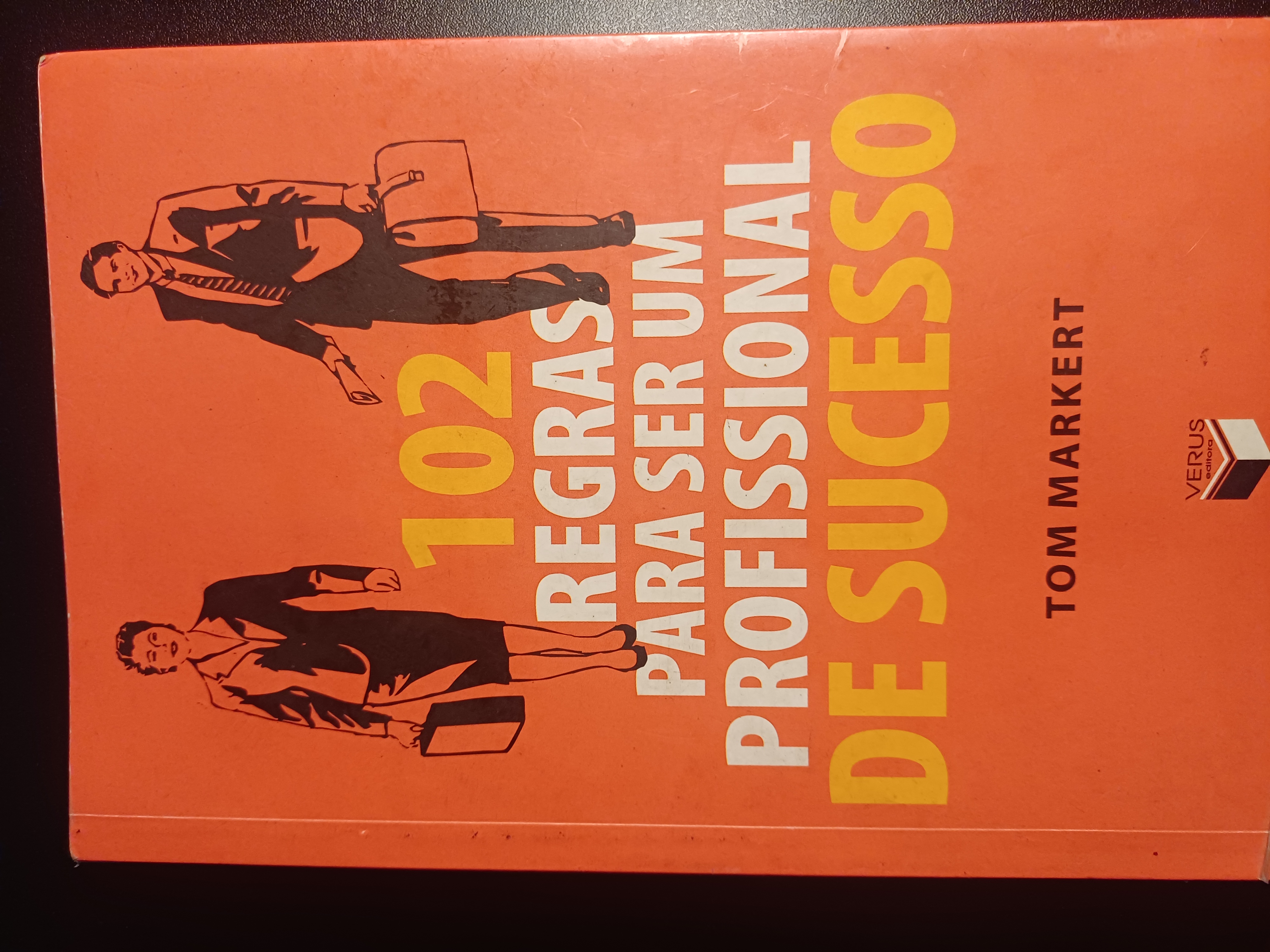Capa frontal do livro 102 regras para ser um profissional de sucesso